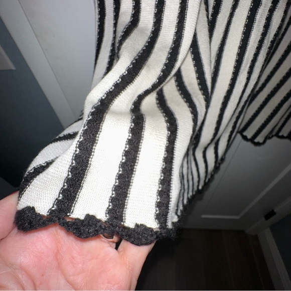 Dana Buchman Black and Cream Ribbed Knit Sweater Dress - women's Size XL - Picture 4 of 11